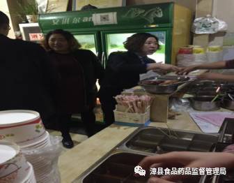 漳縣食藥監(jiān)局護(hù)航“雙節(jié)”食品安全 食藥監(jiān)人在行動(dòng)（二）食品小作坊嚴(yán)規(guī)范 源頭防護(hù)不斷檔